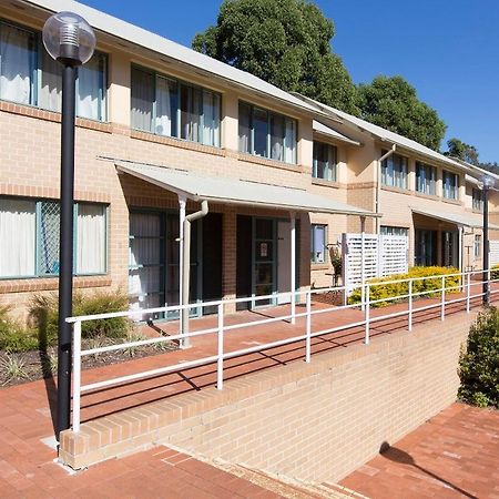 Western Sydney University Village - Campbelltown Exterior photo